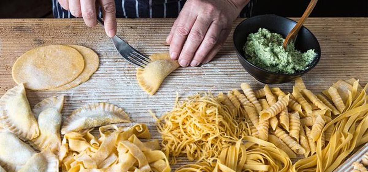 preparazione pasta fresca classe Nonna Flora